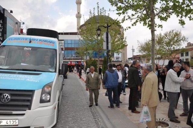 Denizli'de Chp'den 'milletçe Alkışlıyoruz' Eylemi