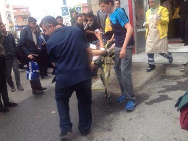 İmam Hatip Lisesi Öğrencilerinin Bıçaklı Kavgası: 4 Yaralı