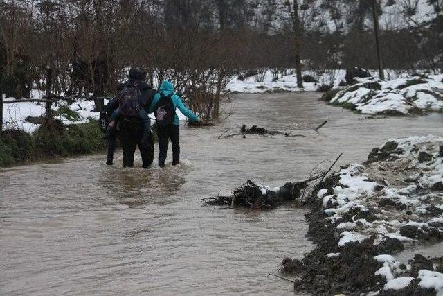 Bakırlık Köyü Yapılacak Menfezle Sel Baskınından Kurtulacak