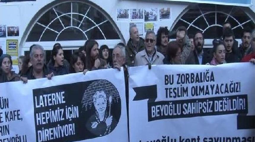 Kafeleri Tahliye Edilince Eylem Yaptılar