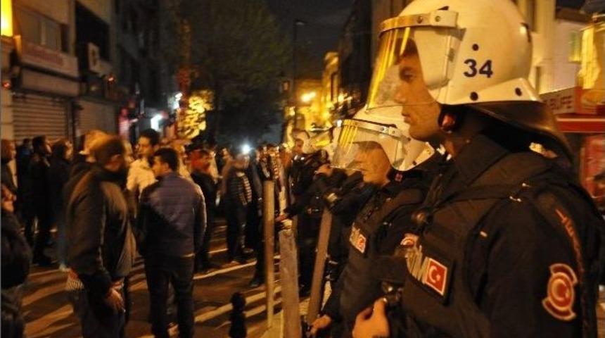 Kapalı&ccedil;arşı&rsquo;da Eylem Yapan 20 Esnaf G&ouml;zaltına Alındı