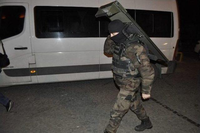 Kapalı&ccedil;arşı&rsquo;da Kendilerini Kilitleyen Esnaf Serbest 1