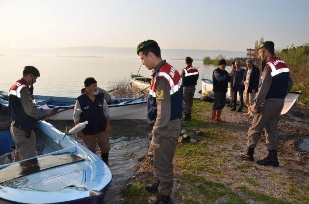 (&ouml;zel Haber) Jandarmadan Balık&ccedil;ılara Şafak Baskını