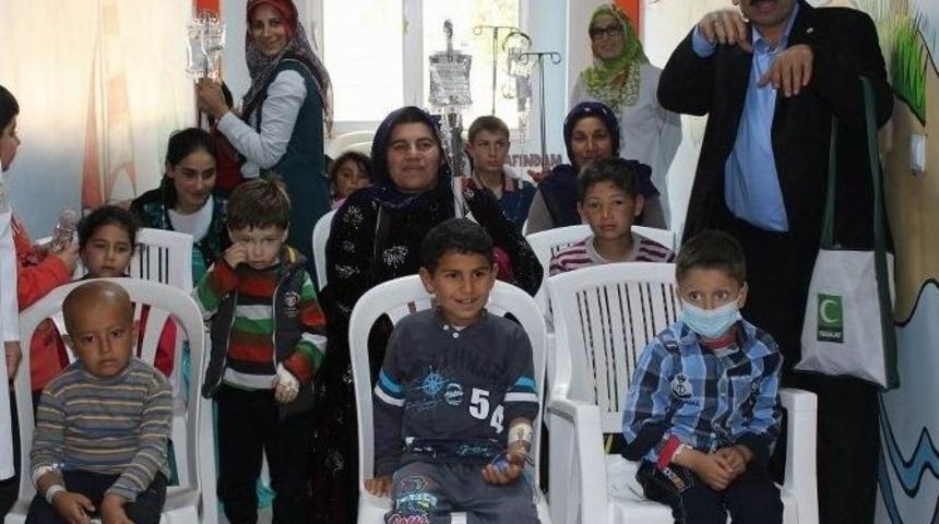 &lsquo;yeşilay&rsquo; Hasta &Ccedil;ocukları Ziyaret Etti