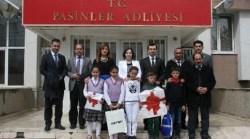 &Ouml;ğrenciler Hakim Ve Savcı Oldular