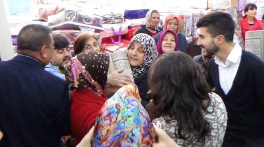 Kırıkkale&rsquo;de Bedava Halı İzdihamı