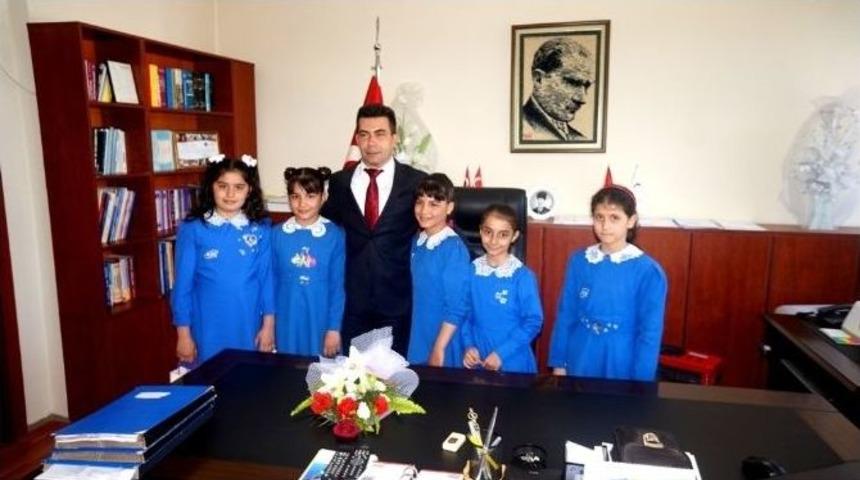 Sarıg&ouml;l&rsquo;de &Ouml;ğrenciler Makamlara Oturdu