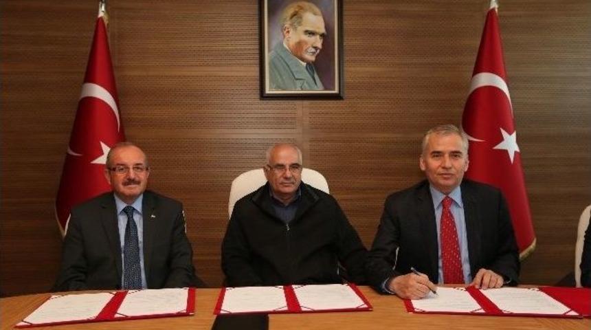 Sağlık Merkezi İnşaatı S&uuml;r&uuml;yor