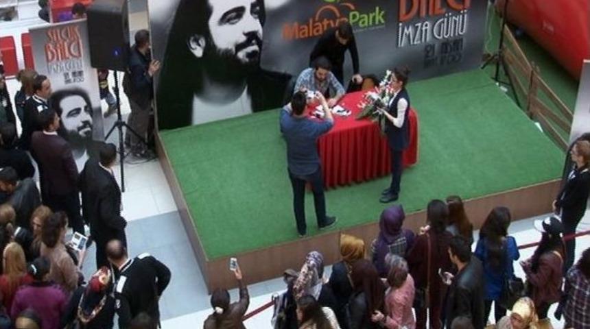 Sel&ccedil;uk Balcı, Hayranları İle Buluştu