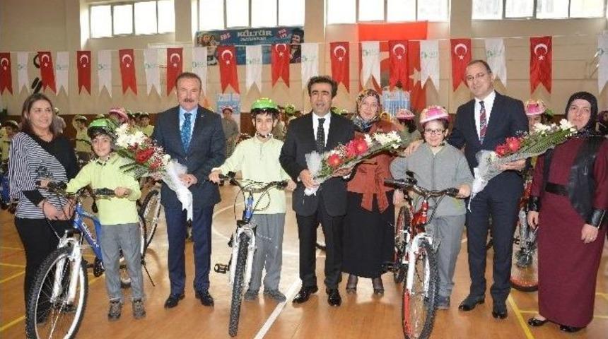&Ouml;ğrenciler Bisikletlerine Kavuştu