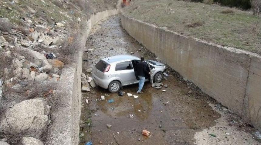 Yozgat&rsquo;ta Otomobil G&ouml;let Kanalına U&ccedil;tu