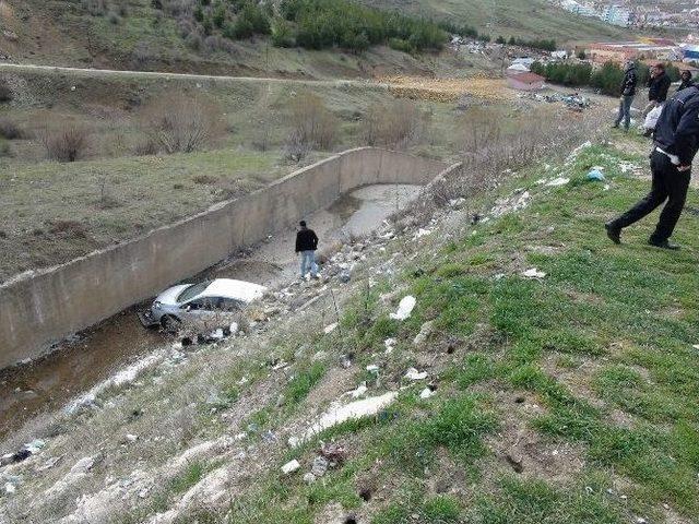 Yozgat’ta Otomobil Gölet Kanalına Uçtu 1