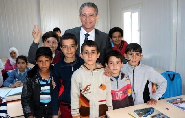 Kahramanmaraş ta Suriyeli &Ccedil;ocuklara 12 Derslikli Okul 2