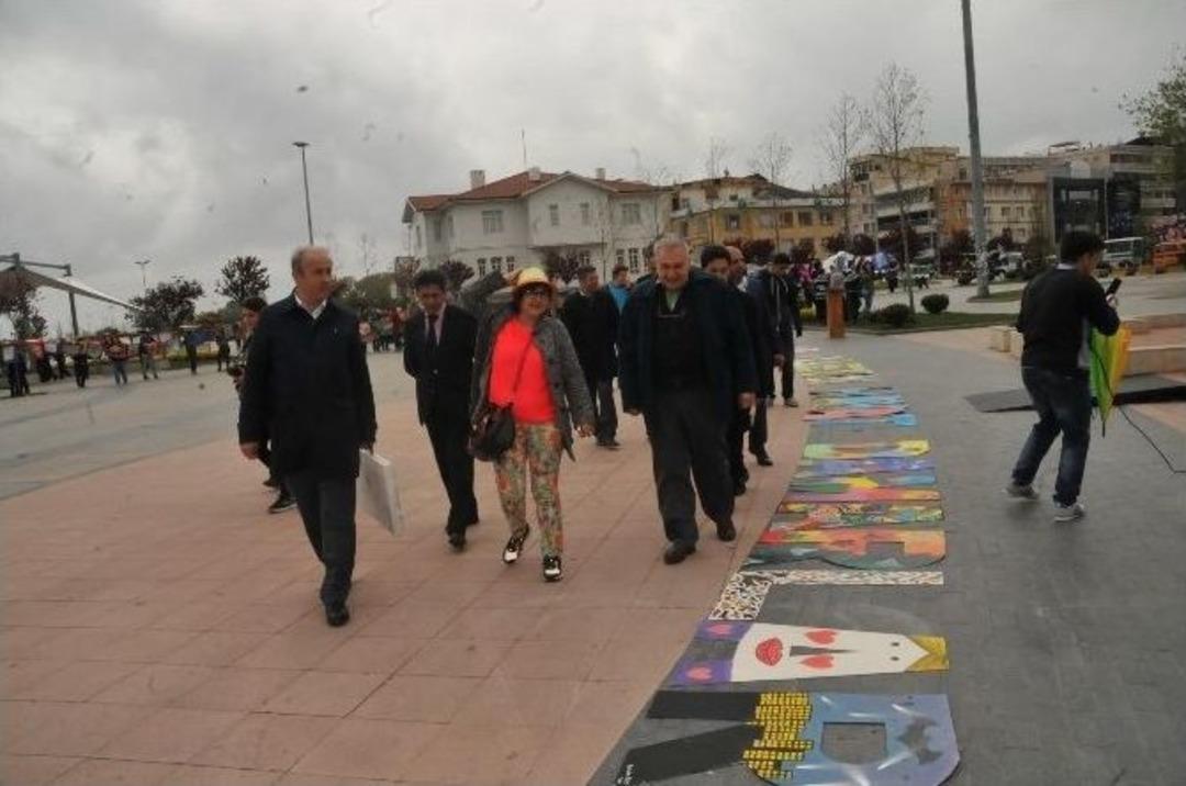1,5 Kilometrelik Resim Sergisiyle Yalova&rsquo;da D&uuml;nya Rekoru Kırıldı