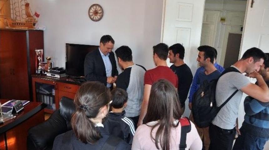 Başkan Gen&ccedil;er, Başarılı Jiu Jitsu Ekibini Tebrik Etti