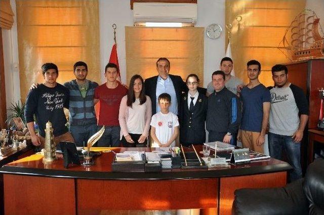 Başkan Gen&ccedil;er, Başarılı Jiu Jitsu Ekibini Tebrik Etti 1