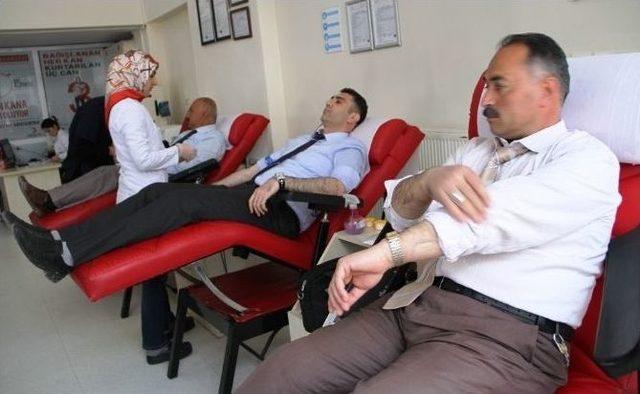 Muhtarlardan Kan Bağışına Destek 1