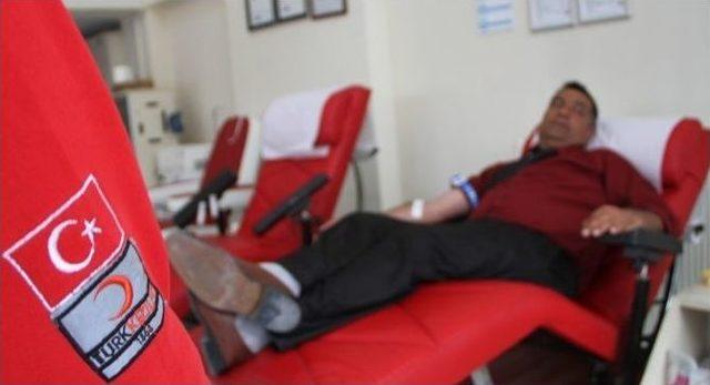 Muhtarlardan Kan Bağışına Destek 2