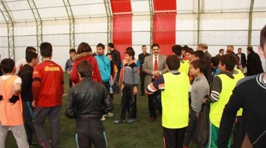 Geleneksel Futbol Ve Voleybol Turnuvası Başladı