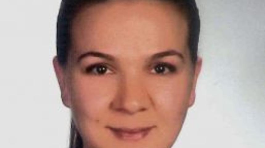 Belediye Sekreteri Evinde Intihar Etti