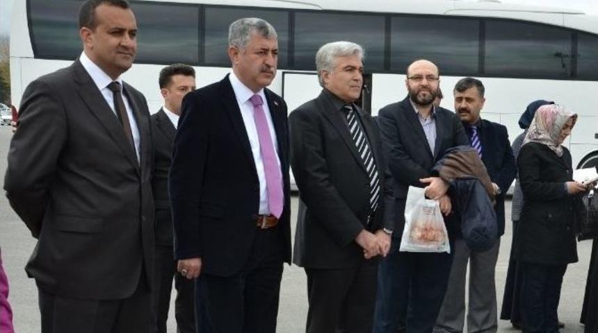 Aileler, Kınalı Mehmetlerini &Ccedil;anakkale&rsquo;ye Uğurladılar