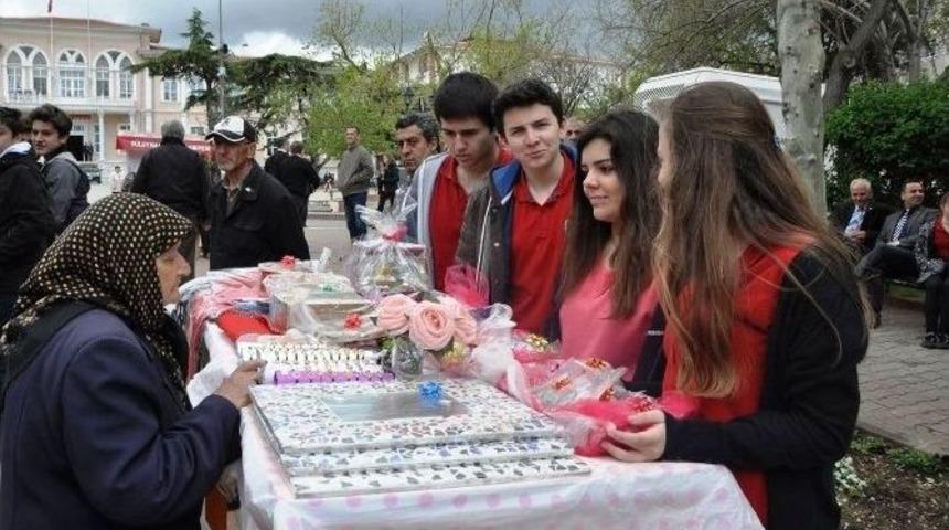 Aden Ailesinin Sosyal Sorumluluk Kermesine B&uuml;y&uuml;k İlgi