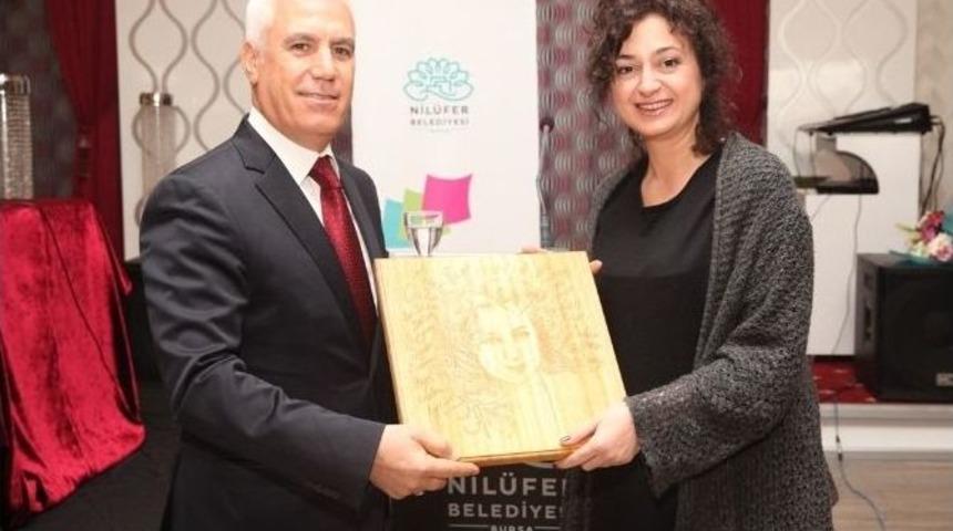 Ece Temelkuran Nil&uuml;ferli Kadınlarla Buluştu