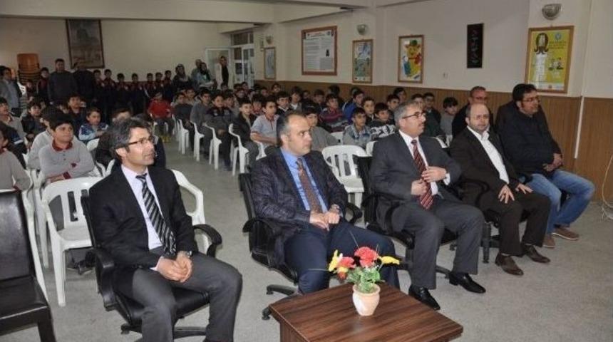 Başkan Aktaş Başarılı Sporcuları &Ouml;d&uuml;llendirdi