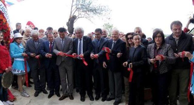 Türk Folklor Müzesi'ni Dünya Çocukları Açtı