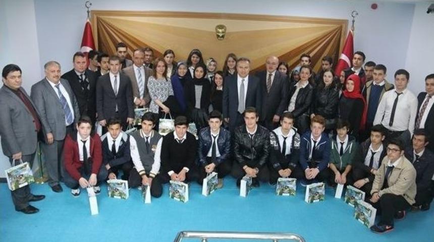 &Ouml;ğrencilerden Vali Ali Fidan&rsquo;a Ziyaret