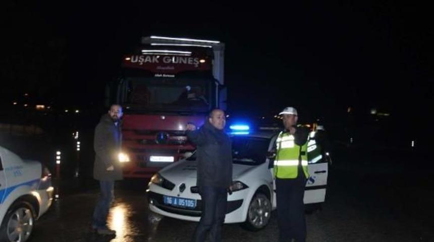 Depodan Iplik &Ccedil;alan Ş&uuml;pheliler Komşunun Ihbarıyla Yakalandı