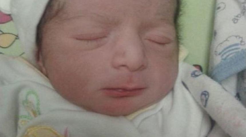 Yangın &Ccedil;ıkan Evdeki Ayaz Bebeği Halası Ka&ccedil;ırmış