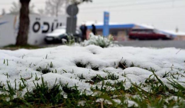 Kayseri’Ye Kar Yağdı