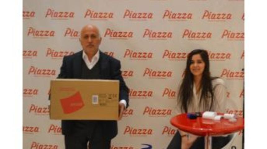Piazza&rsquo;da Balonlar Hediyeye D&ouml;n&uuml;şt&uuml;