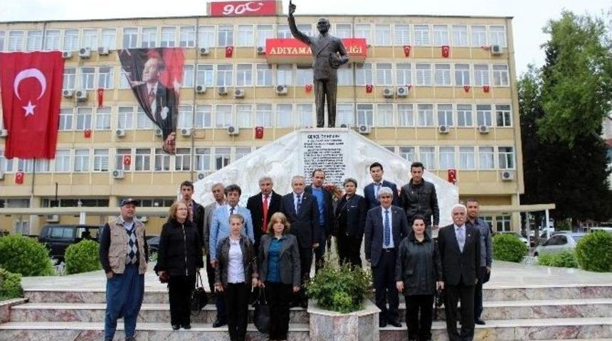 Chp Ve Add Çelenk Bıraktı