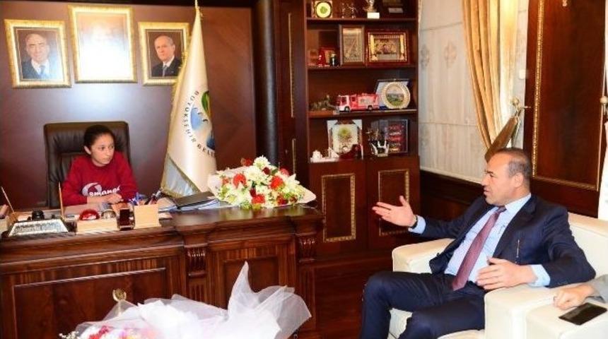 Başkan S&ouml;zl&uuml;&rsquo;n&uuml;n Koltuğuna K&uuml;bra Talayhan Oturdu