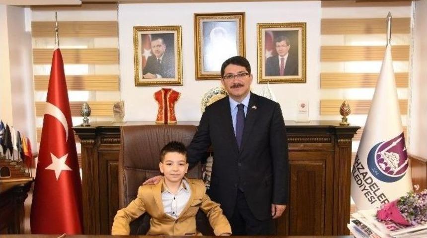 Minik Başkanın İlk İsteği Halkla Buluşmak Oldu