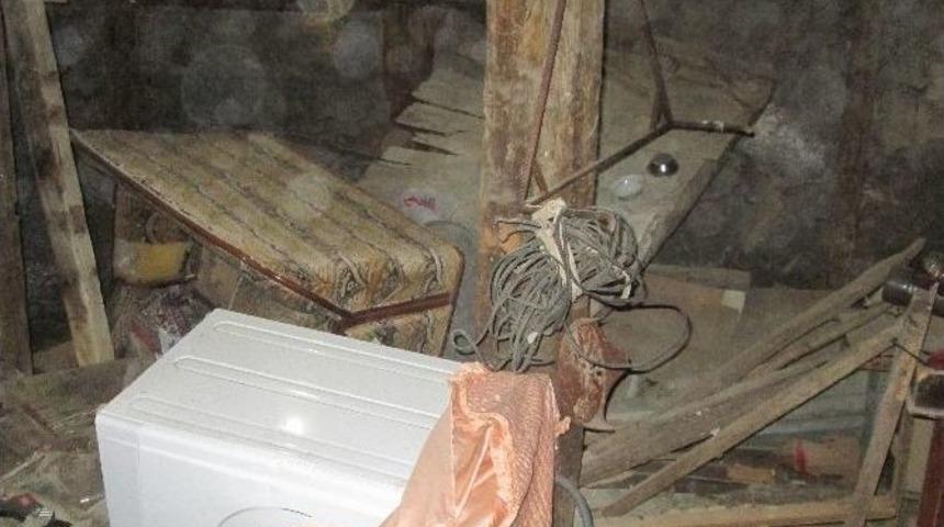 İki Katlı Ev &Ccedil;&ouml;kt&uuml;: 5 Yaralı