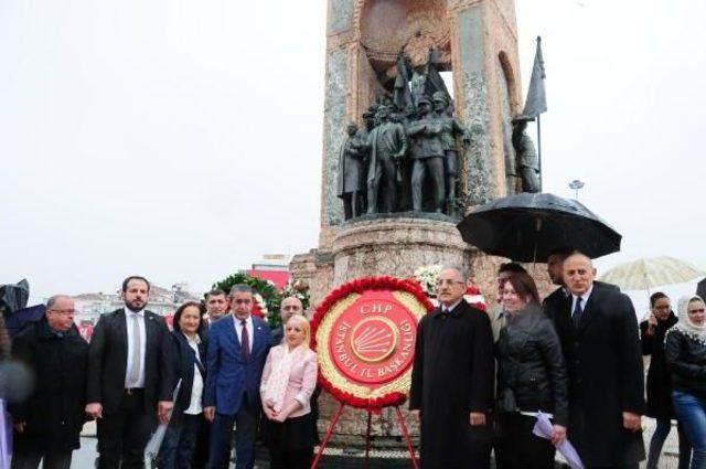 Taksim Cumhuriyet Anıtı'nda 23 Nisan Töreni