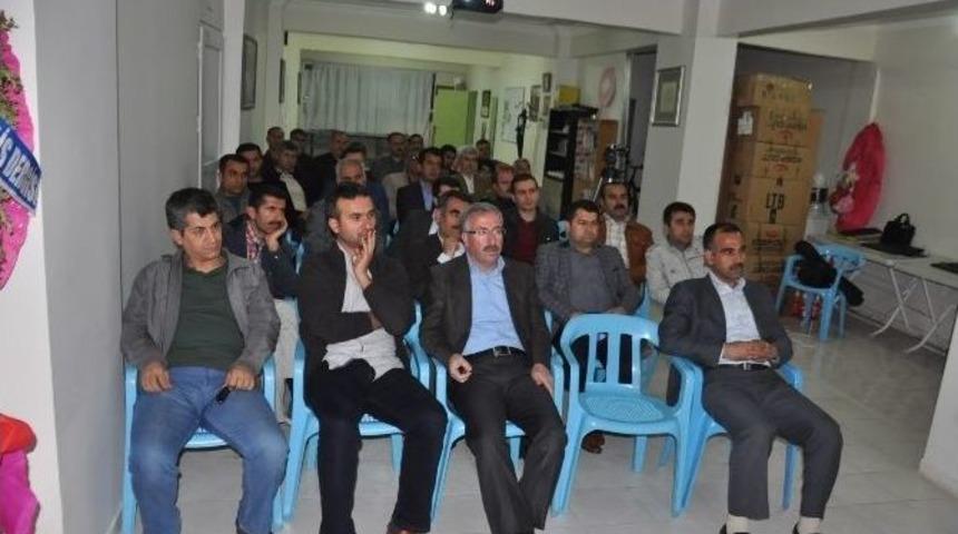 Ahmet Davudoğlu&rsquo;nun K&uuml;resel Bunalım Kitabı Tahlil Edildi