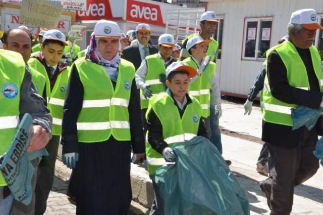 Erciş Belediyesi Temizlik Kampanyası Başlattı