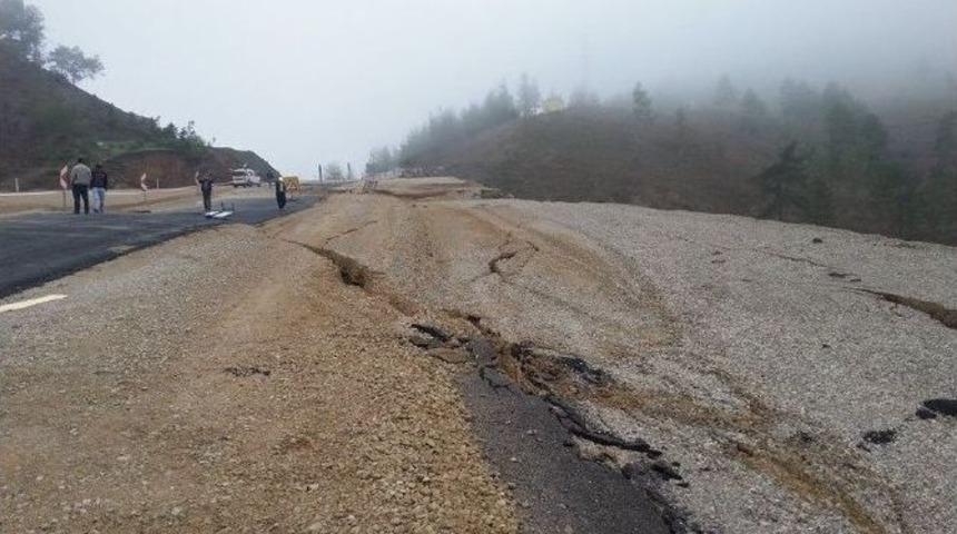 Aşırı Yağışlardan Yol &Ccedil;&ouml;kt&uuml;