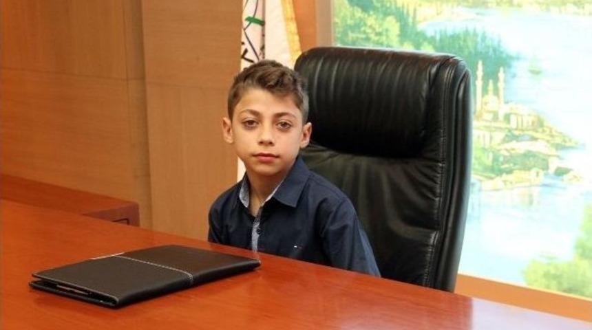 Başkan Kadıoğlu Koltuğunu Rahman Şener&rsquo;e Bıraktı