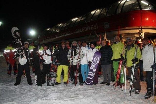 Erciyes’te Gece Kayağı Keyfi