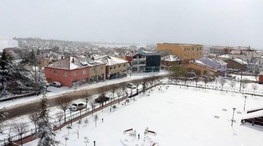 Yunak&rsquo;ta 23 Nisan Kutlamalarına Kar Engeli