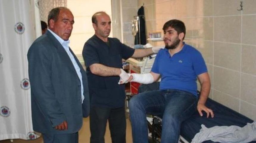 &Uuml;niversitelileri Taşıyan Midib&uuml;s U&ccedil;uruma Yuvarlandı: 12 Yaralı