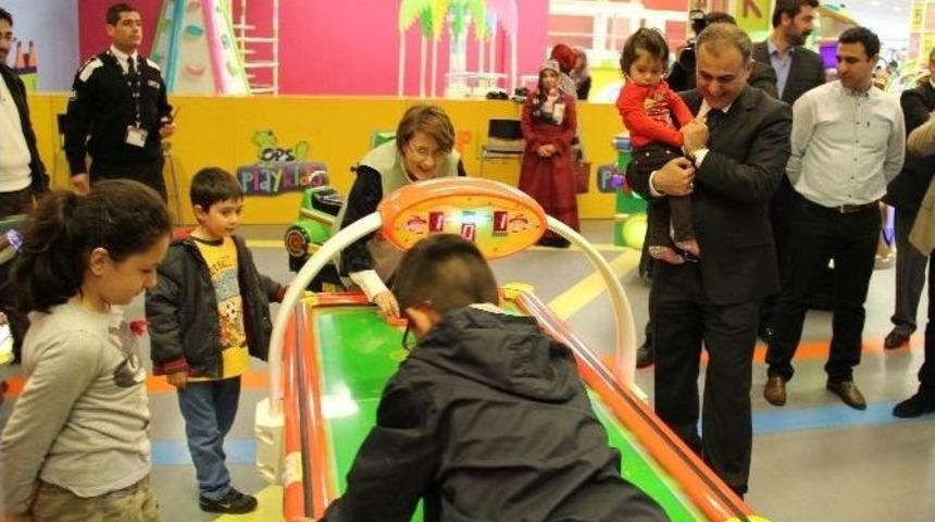 23 Nisan&rsquo;da Dezavantajlı &Ccedil;ocuklar Doyasıya Eğlendi