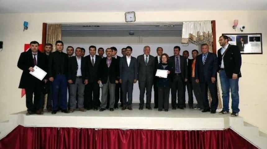 &Ouml;ğretmenler Osmanlıca Sertifikalarını Aldı