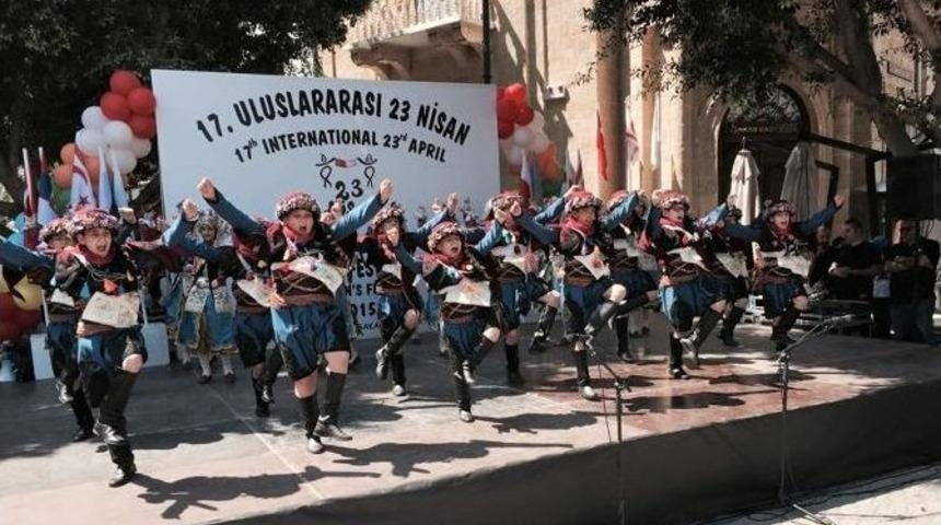 Halk Oyunları Topluluğu, Kıbrıs&rsquo;ta 23 Nisan Coşkusuna Ortak Oldu