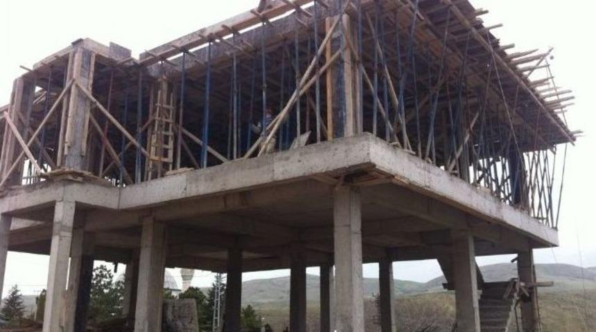 Yozgat Belediyesi Y&ouml;resel &Uuml;r&uuml;nler Ve Hediyelik Eşya Tanıtım Yeri İnşaatı Hızla S&uuml;r&uuml;yor